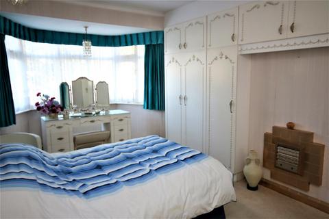 74 Gloucester Gardens, Cockfosters, Barnet, EN4 0QP