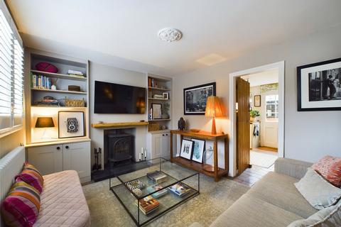 2 bedroom terraced house to rent, High Street, Oxfordshire OX39