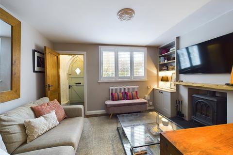 2 bedroom terraced house to rent, High Street, Oxfordshire OX39