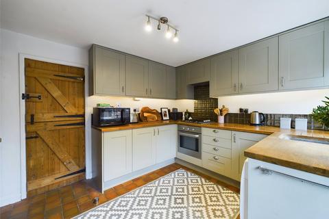 2 bedroom terraced house to rent, High Street, Oxfordshire OX39