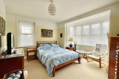 3 bedroom apartment for sale, Mount Heatherbank, Richmond Gardens, Bournemouth, BH1