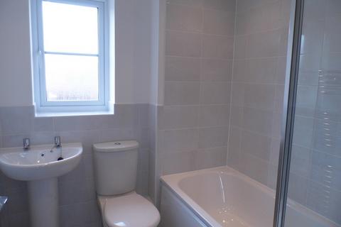 3 bedroom semi-detached house to rent, Stoneley Park, Crewe, Cheshire, CW1