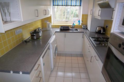 2 bedroom flat for sale, Greenacre Court, Egham TW20