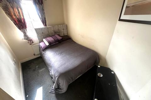 2 bedroom flat for sale, Ladybank Avenue Preston PR2 9LY