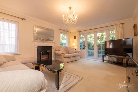 5 bedroom detached house for sale, Pine Tree Close, Cowes