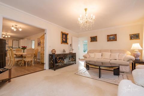 5 bedroom detached house for sale, Pine Tree Close, Cowes