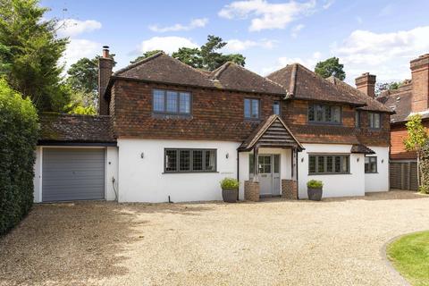 5 bedroom detached house for sale, Denbigh Road Haslemere, Surrey, GU27 3AP