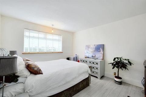 4 The Mount, Bestwood Village, Nottingham, NG6 8TP