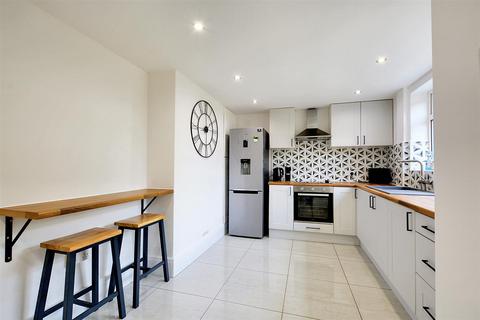 4 The Mount, Bestwood Village, Nottingham, NG6 8TP