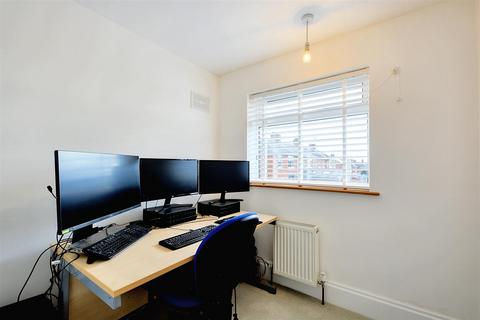 4 The Mount, Bestwood Village, Nottingham, NG6 8TP