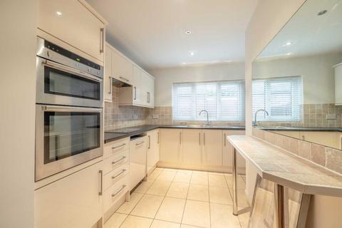 4 bedroom flat for sale, St Lukes Road, Old Windsor SL4