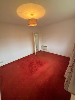 2 bedroom flat to rent, Kings Gardens, Newton Mearns, Glasgow, G77