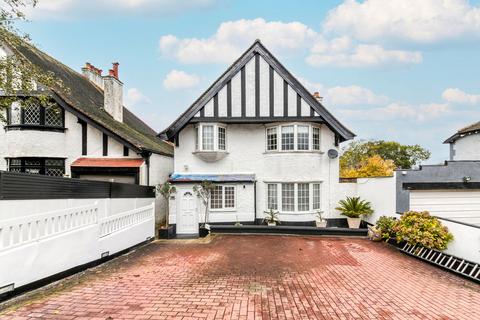 4 bedroom detached house for sale, Pollards Hill North, London, SW16