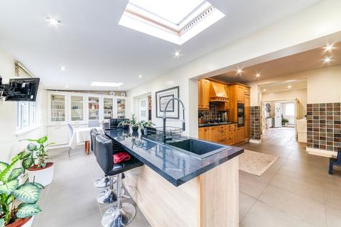 4 bedroom detached house for sale, Pollards Hill North, London, SW16