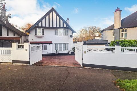 4 bedroom detached house for sale, Pollards Hill North, London, SW16