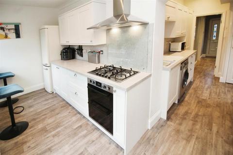 4 Leafield Crescent, Bradford, BD2 3SQ