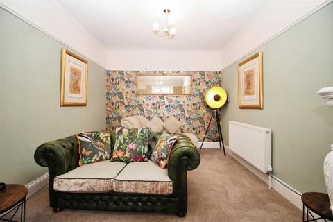 4 Leafield Crescent, Bradford, BD2 3SQ