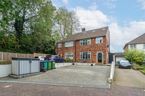 Old Forge Close, Watford WD25