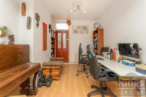 3 bedroom terraced house for sale, Ashville Road, London