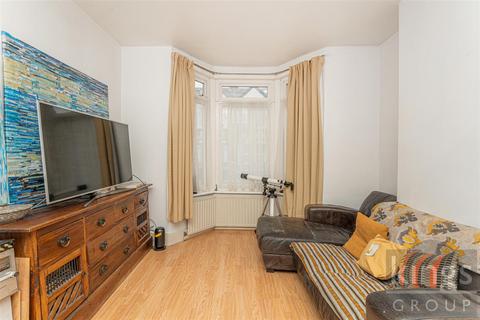 3 bedroom terraced house for sale, Ashville Road, London