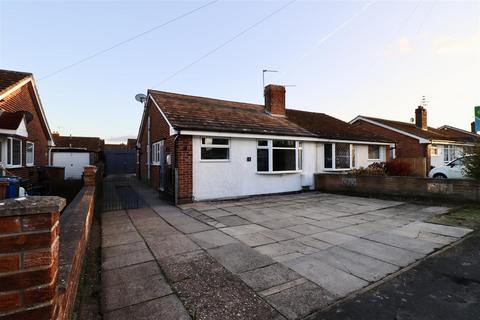 2 bedroom semi-detached bungalow for sale, Chestnut Crescent,, Holme-On-Spalding-Moor