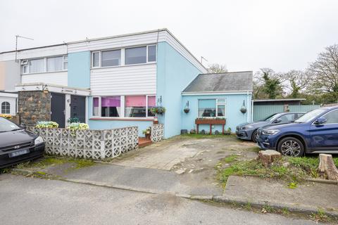 5 bedroom semi-detached house for sale, Hougues Magues, St. Sampson, Guernsey