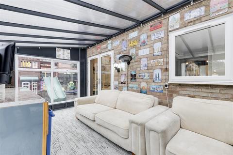 175 Bagnall Road, Nottingham, NG6 8SJ