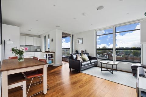 2 bedroom flat for sale, Upper Richmond Road, London, SW15