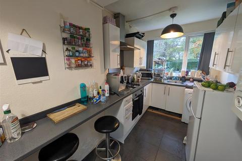 4 bedroom private hall to rent, Heyscroft Road (78), Withington, Manchester