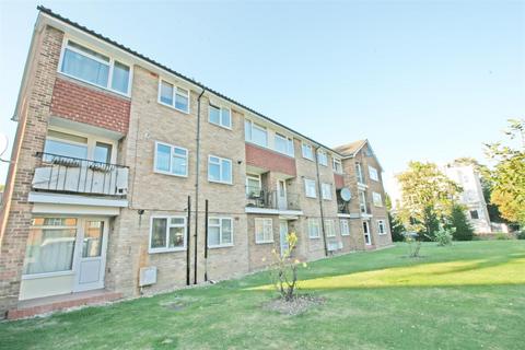 2 bedroom apartment for sale, Montpellier Court, St. Leonards Road, Windsor