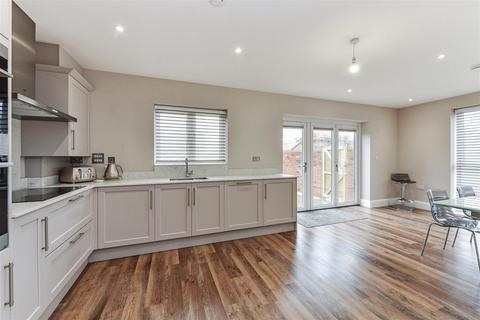 3 bedroom detached house to rent, Brookwood Road, Petersfield