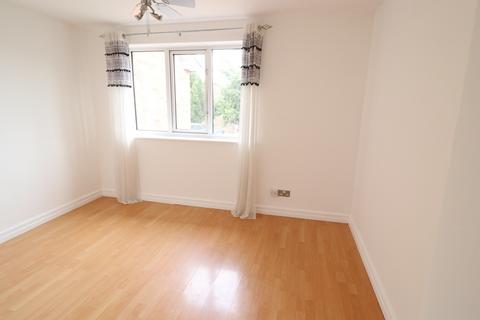 3 bedroom terraced house to rent, Crossways, Canvey Island, Essex, SS8