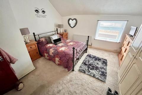 2 bedroom end of terrace house for sale, 1a Manby Road, Great Yarmouth