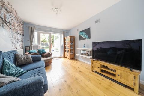 17 Abbey Road, Woking, GU21 4PQ