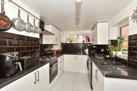 49 Longfield Road, Dover, CT17 9QR