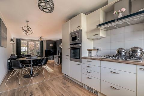 11 Cairnhill View, Glasgow, G61 1RR