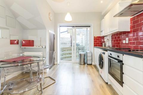 2 bedroom flat to rent, Dawes Road, Fulham SW6