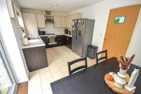 3 bedroom end of terrace house for sale, Collin Drive, South Shields