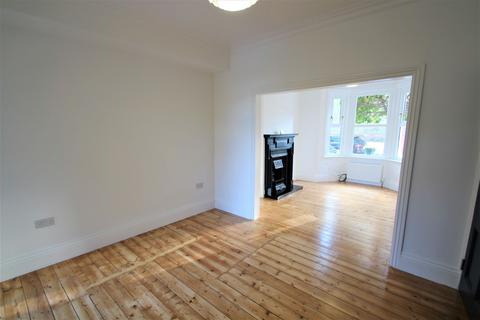 2 bedroom terraced house to rent, Oxford Road, Woodford Green