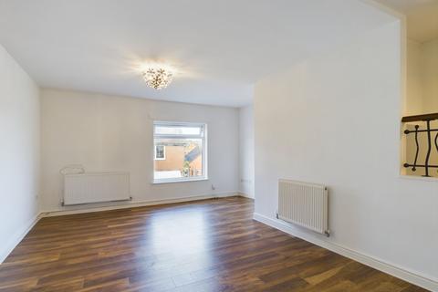 1 bedroom flat to rent, High Street, Stoke-On-Trent ST8