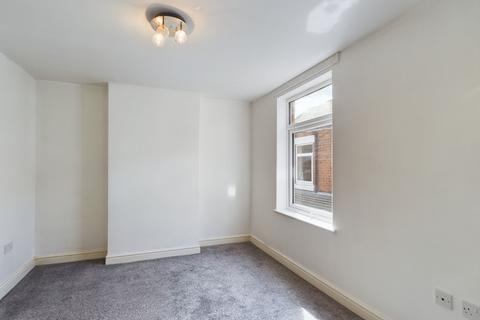 1 bedroom flat to rent, High Street, Stoke-On-Trent ST8