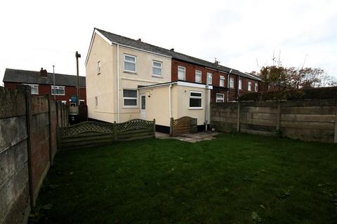 3 bedroom end of terrace house to rent, Ashwall Street, Skelmersdale WN8