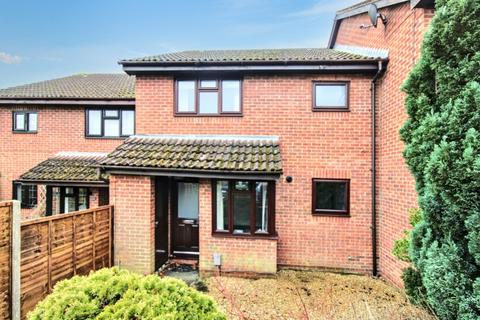 1 bedroom terraced house to rent, Essex Close, Camberley GU16