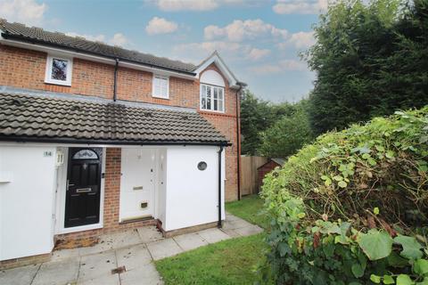 1 bedroom maisonette to rent, Goddard Close, Maidenbower, Crawley, West Sussex. RH10 7HR