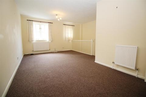 1 bedroom maisonette to rent, Goddard Close, Maidenbower, Crawley, West Sussex. RH10 7HR