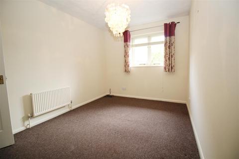 1 bedroom maisonette to rent, Goddard Close, Maidenbower, Crawley, West Sussex. RH10 7HR