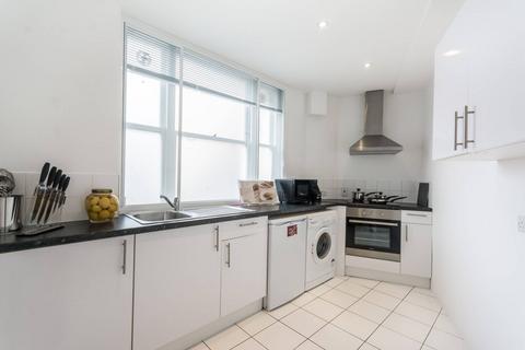 2 bedroom flat to rent, Hill Street, Mayfair, London, W1J