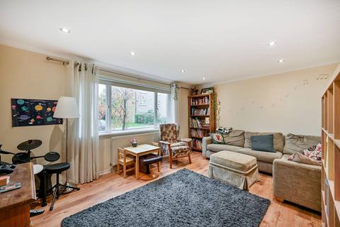 8 Cave Road, Richmond, TW10 7TZ