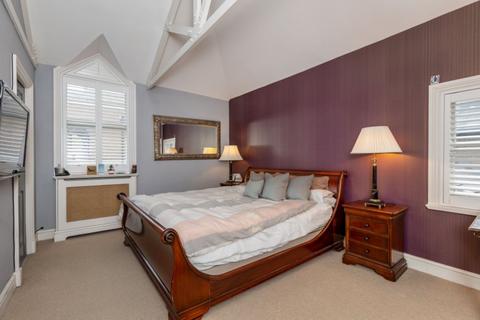 5 bedroom semi-detached house for sale, Cinnamon Row, Plantation Wharf, London, SW11