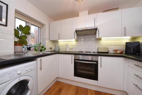 1 bedroom flat to rent, Swynford Gardens, Hendon